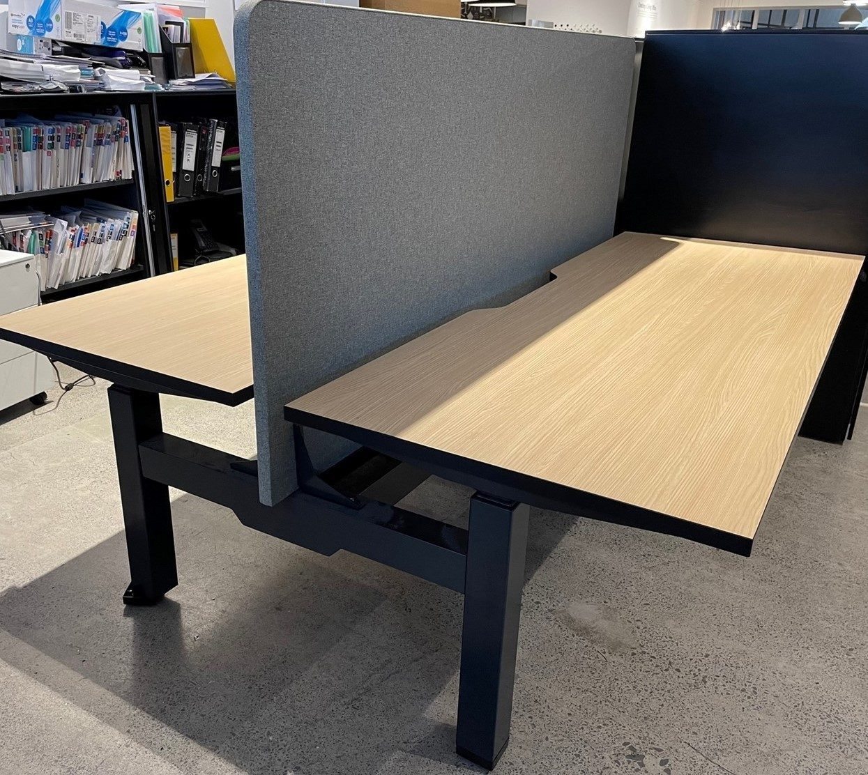 Riser sit to stand desk pod 2