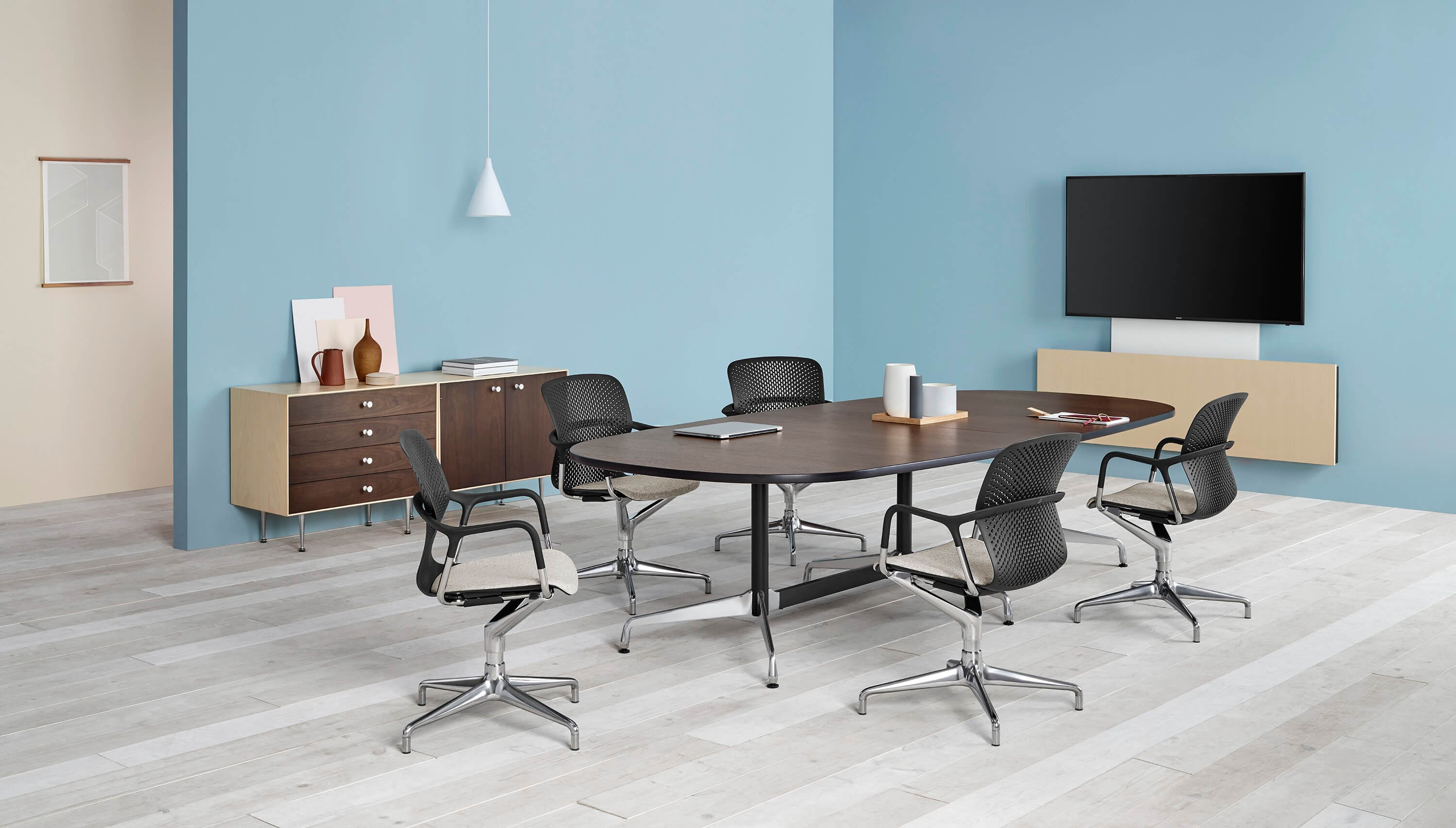 Eames® 3 column table