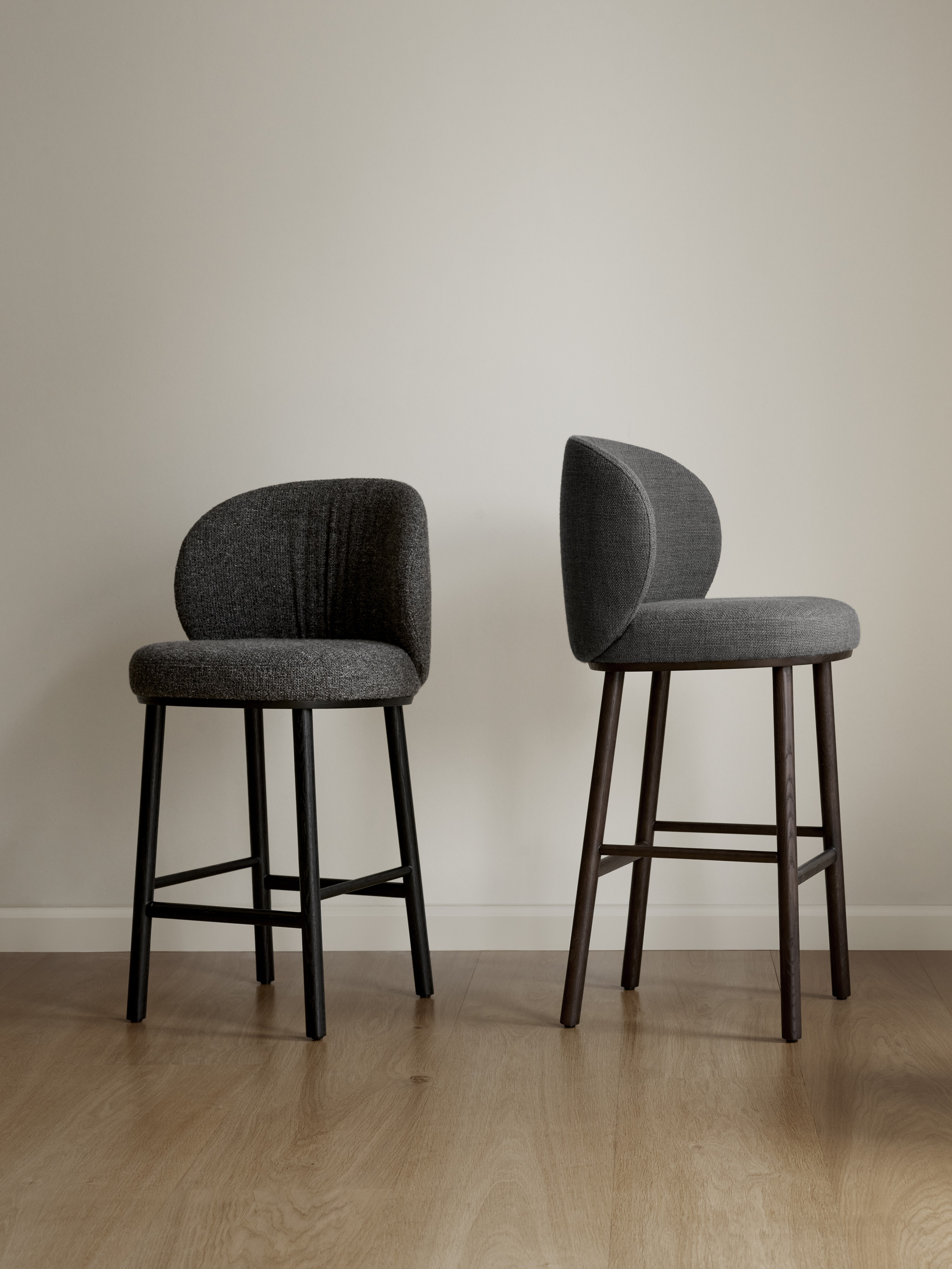 Ovata Barstool
