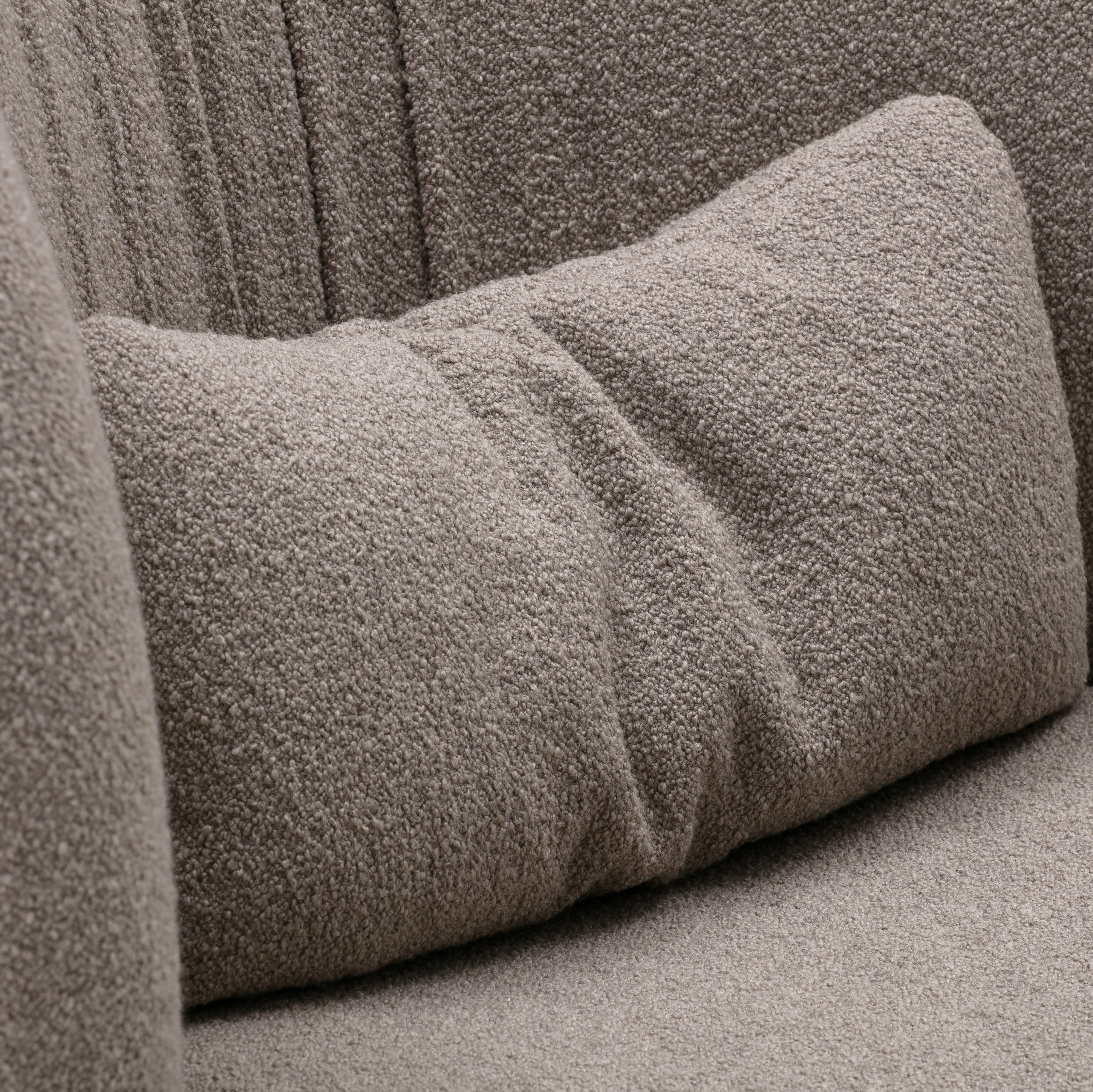 Ovata High Back Lounge Chair