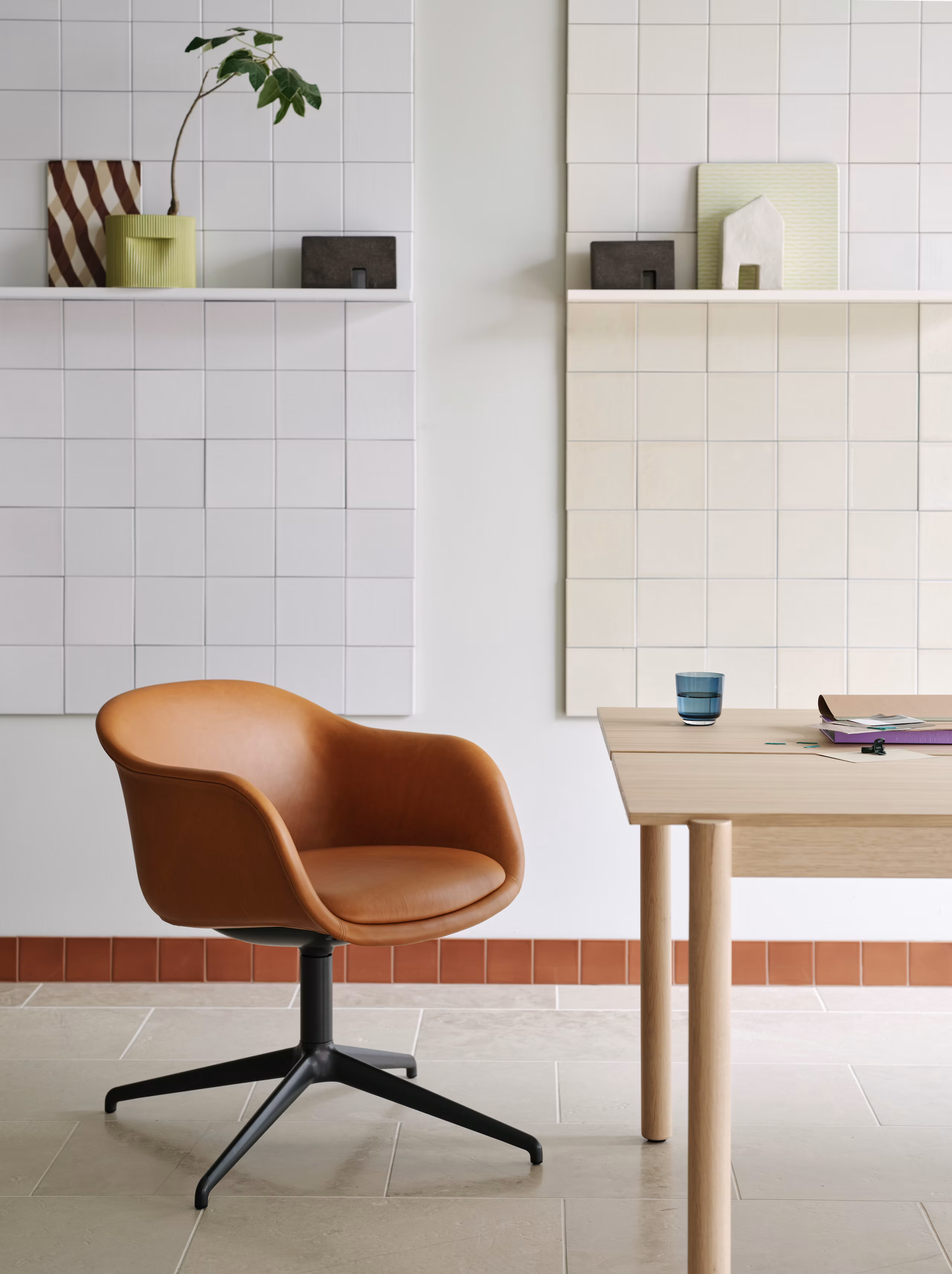 Fiber Conference Armchair