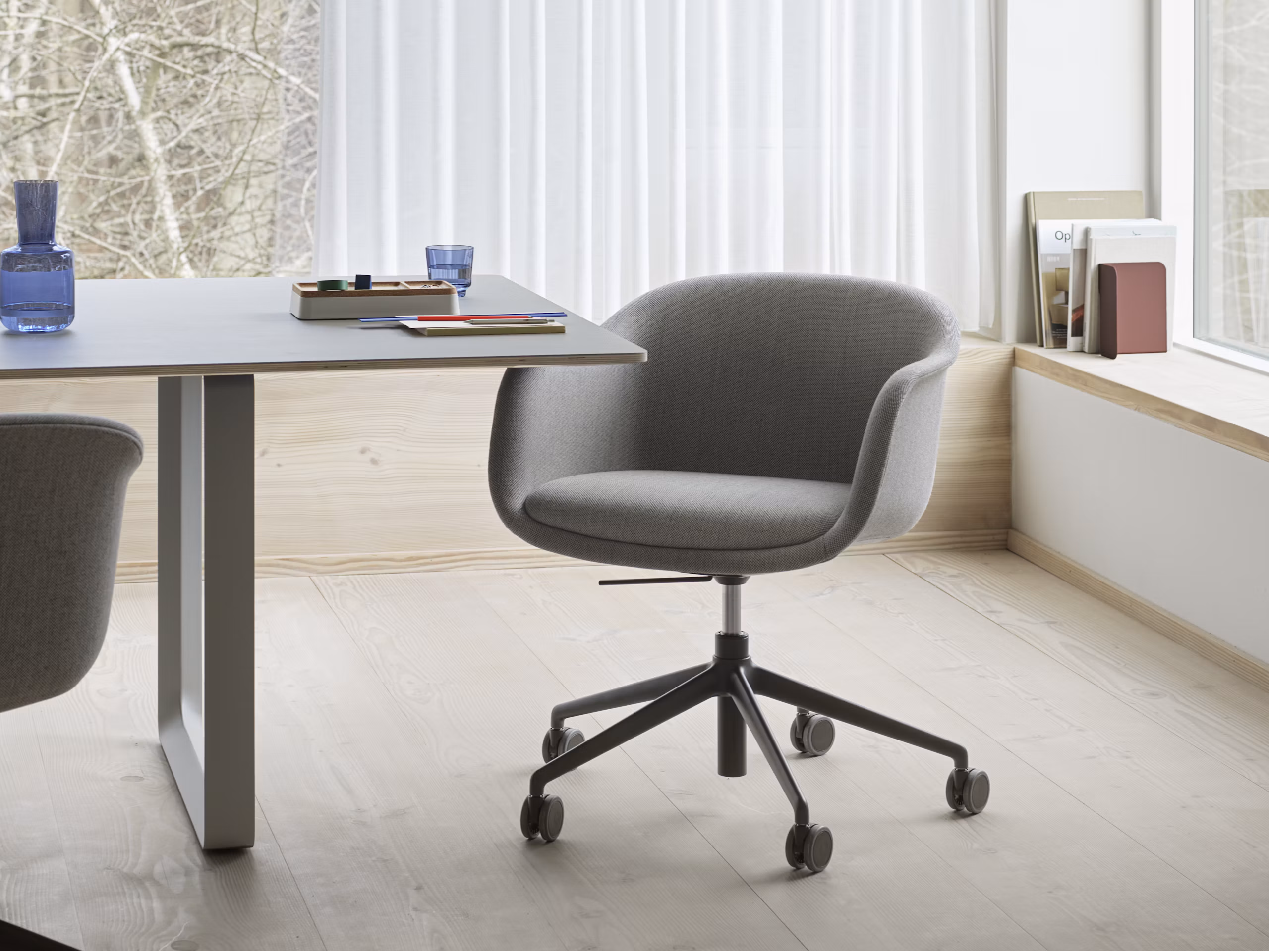 Fiber Conference Armchair