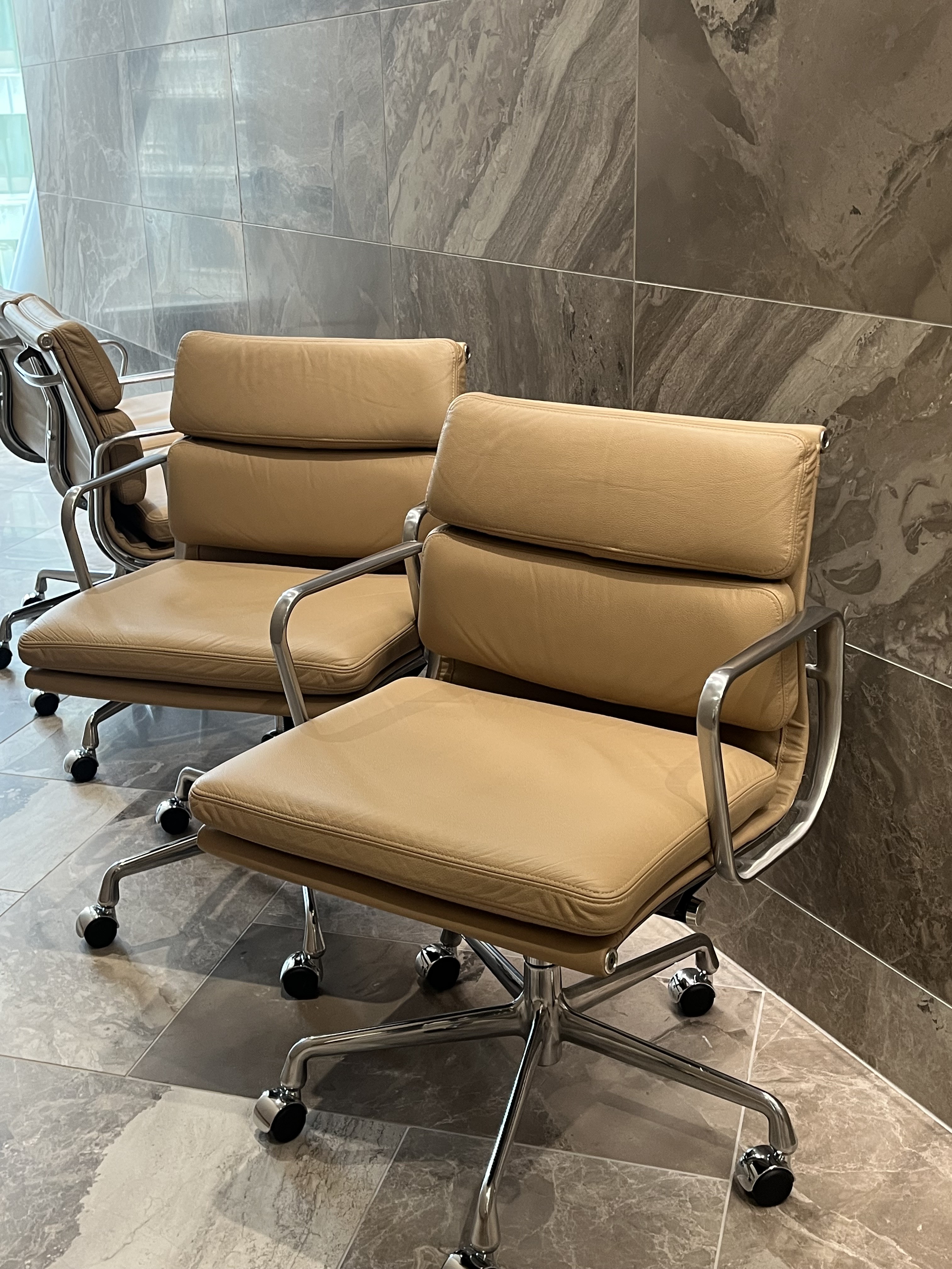 Eames® Softpad Group Chair