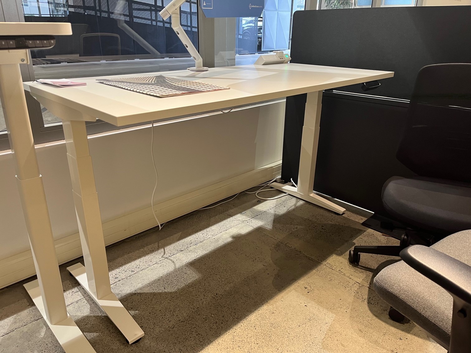 Ratio Sit to stand Desk