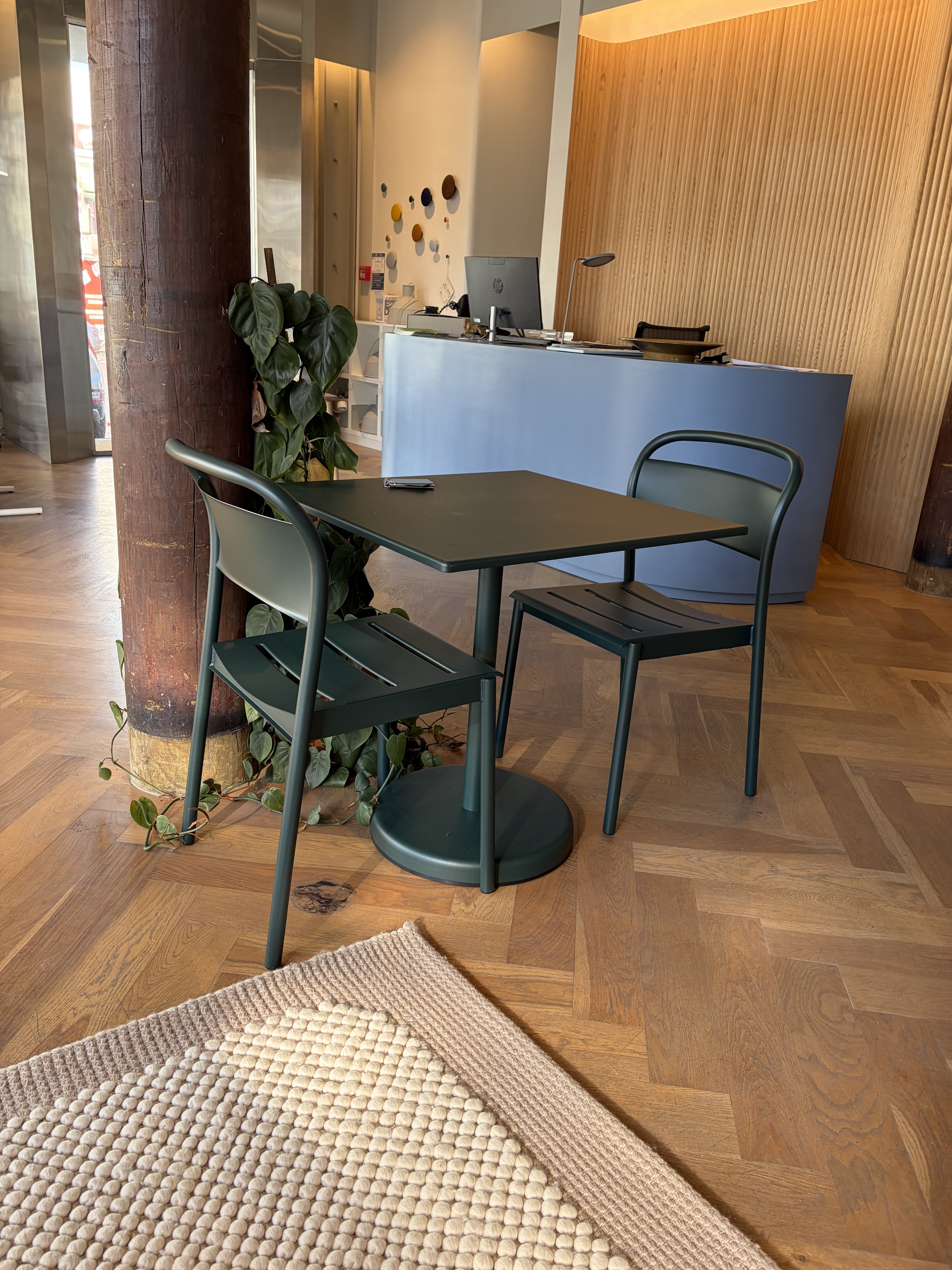Linear steel chairs + Table