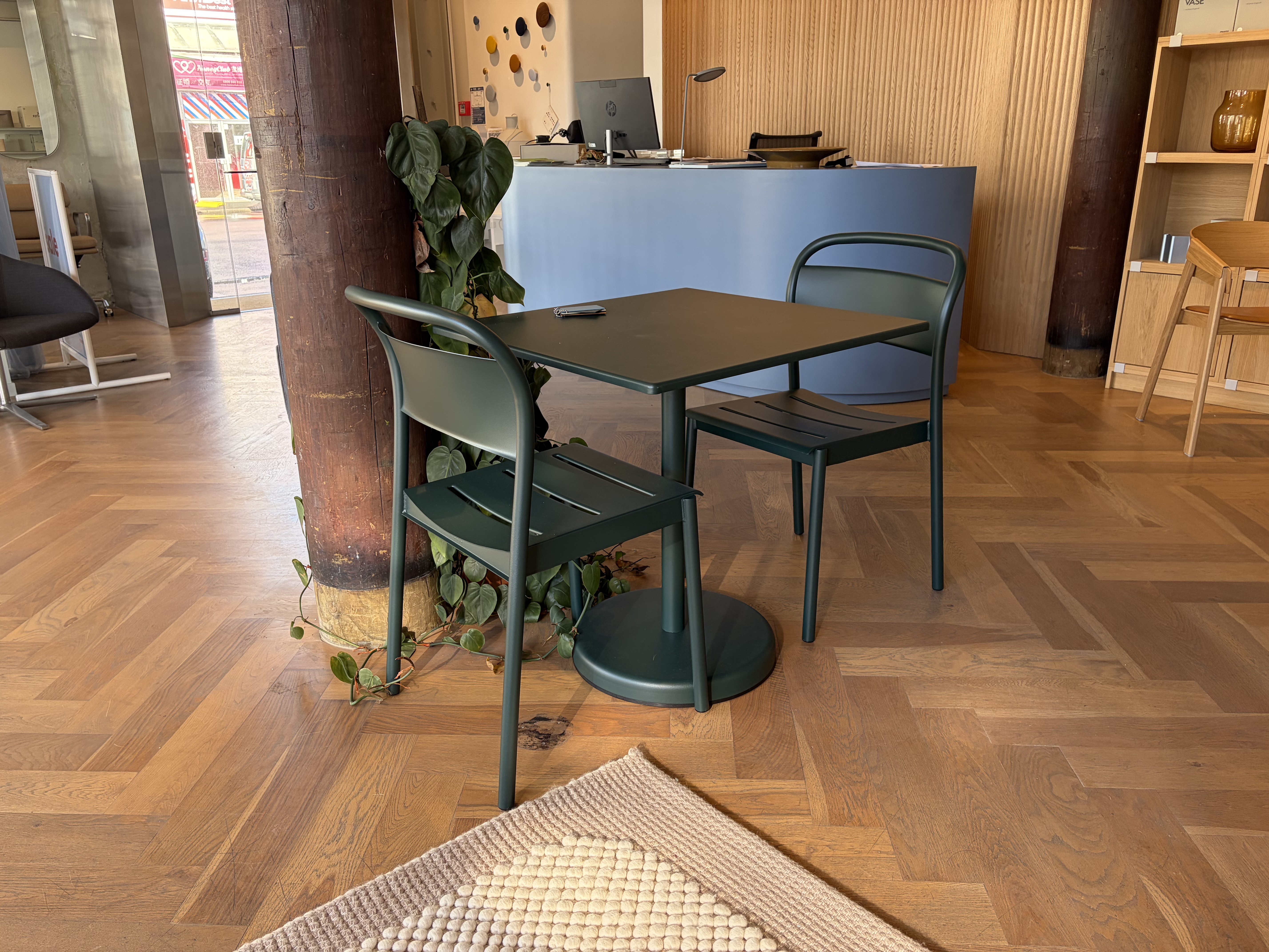 Linear steel chairs + Table