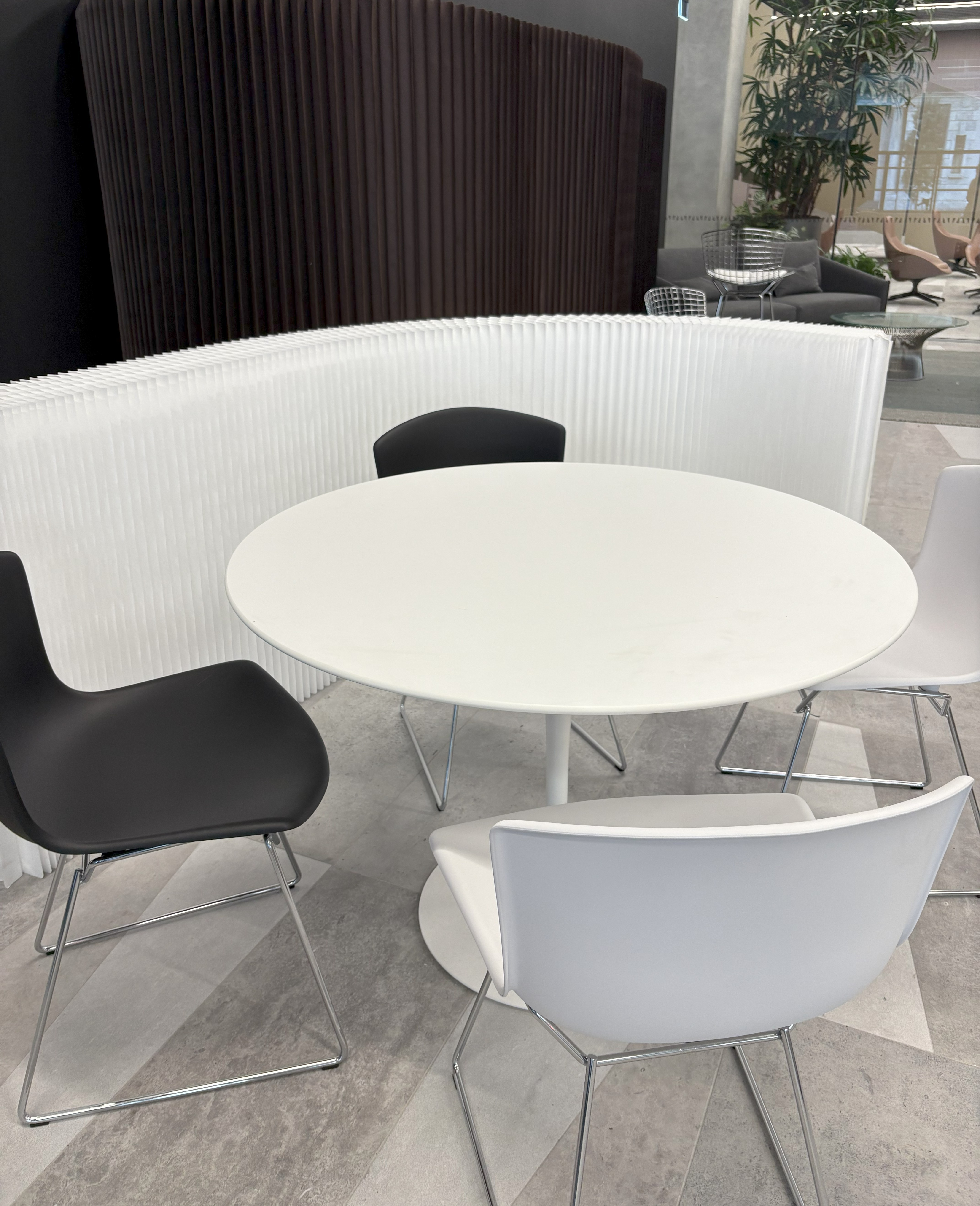 Bertoia Molded Shell Side Chair