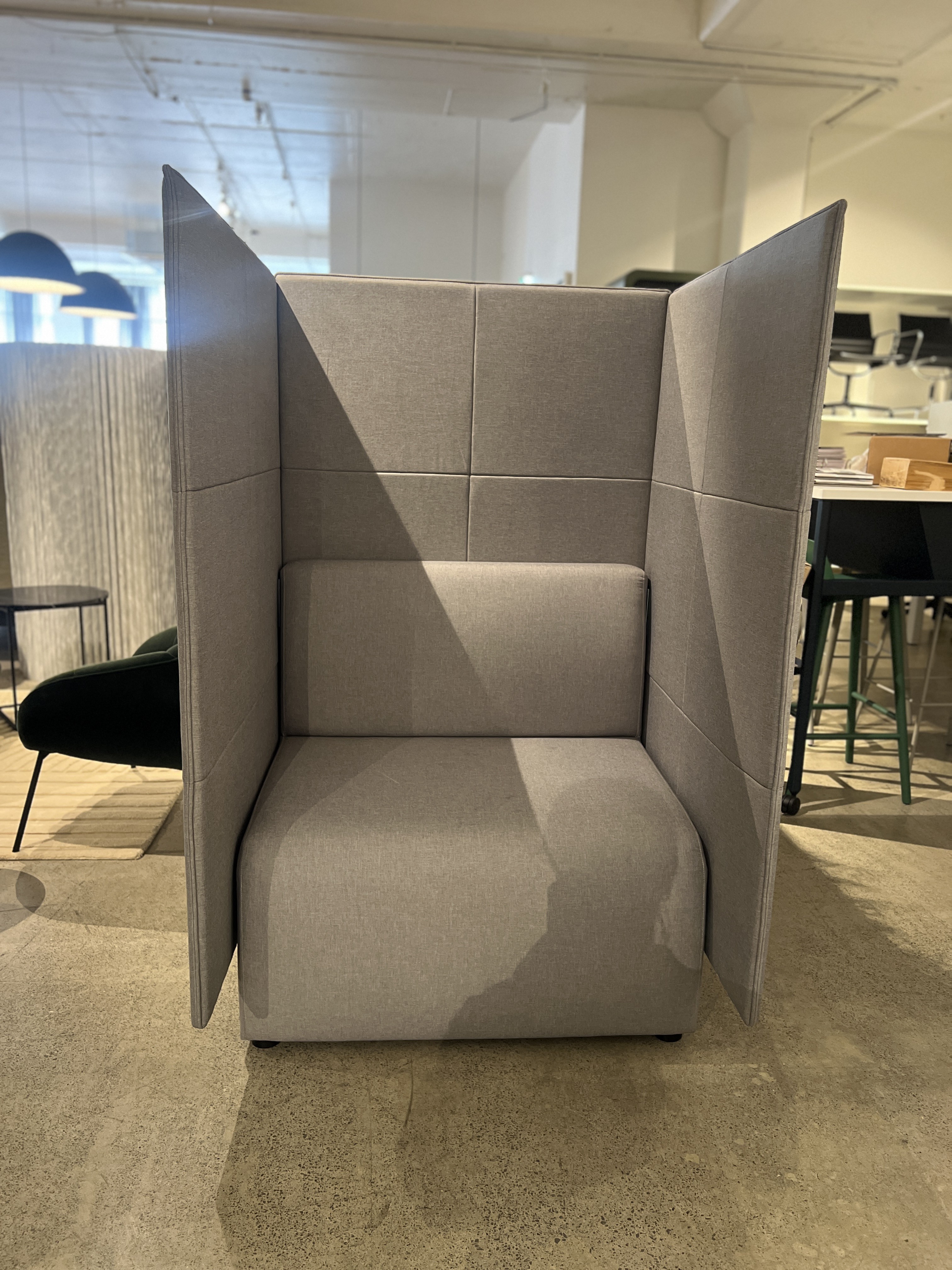 Be on high back chair