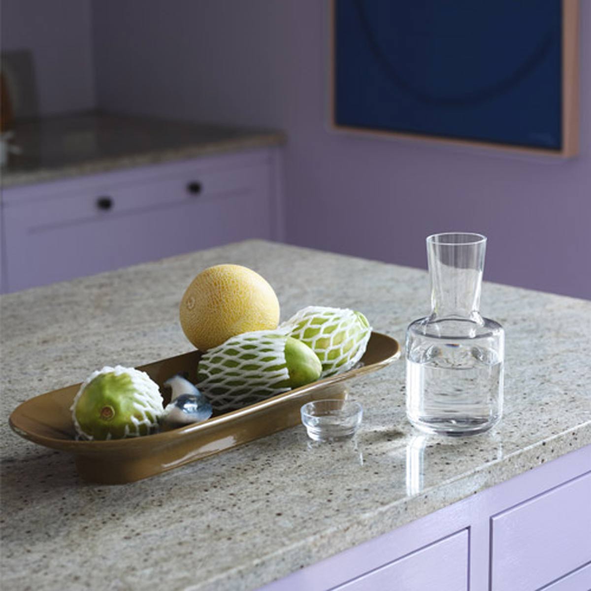 Raise carafe + glasses