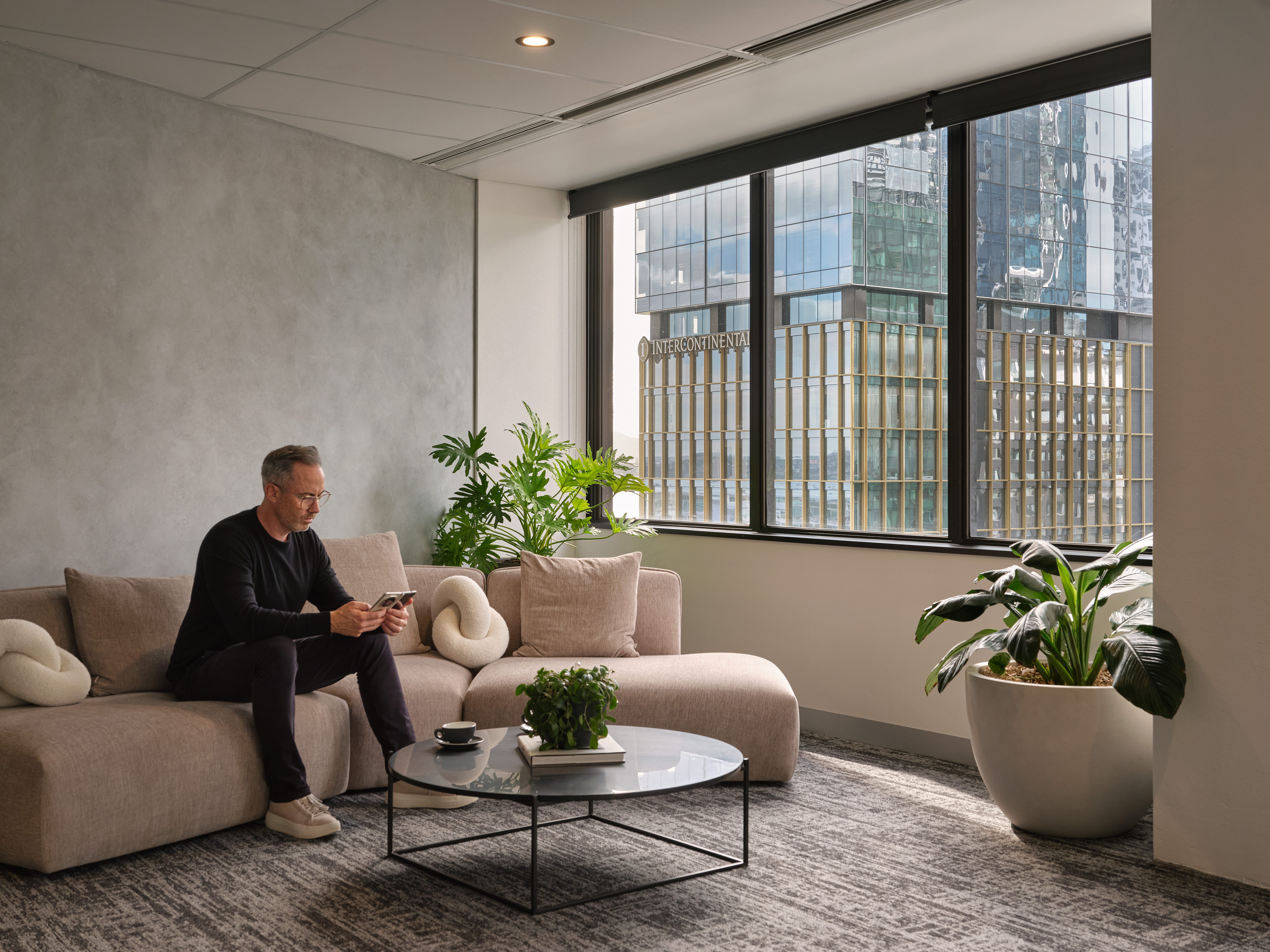 Level 7, Aon Centre — turnkey workplace fit-out